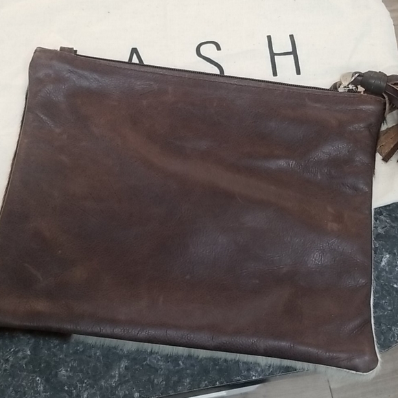 Clutch - Picture 3 of 4